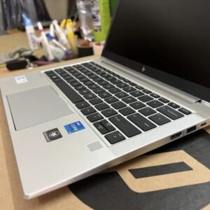 HP EliteBook 630 G10: i7-1355U, 8GB RAM, 512GB SSD, 13.3" FHD - Image 3