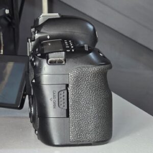 Canon EOS 6D Mark II: Full-Frame DSLR with Vari-Angle Screen and Robust Build (Body Only) - Image 4