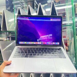 MacBook Pro 13-inch 2017 Touch Bar 7th Gen Intel Core i5, 8GB RAM, 256GB SSD, 13.3" Retina Display